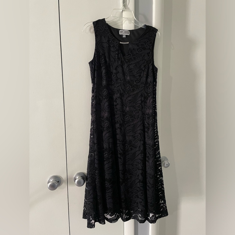 JM Collection - Key Hole Black Lined Laced A-Lined Swing Dress XS